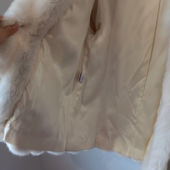 Beautiful Faux Fur Coat Size 11 / 12 - Picture 4 of 16